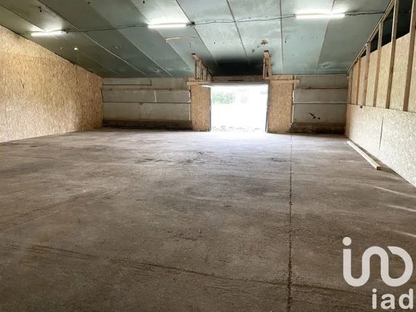 Vente garage 150 m²