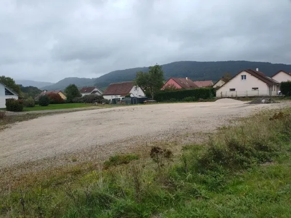 À vendre - Magnifique terrain constructible de 912 m² - MARNOZ - Secteur Salins-les-Bains / Arbois (