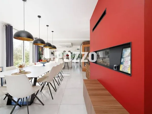 Maison 9 pièces 260 m²