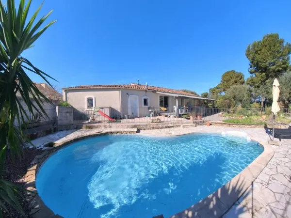 Villa vue degagee, piscine, garage et jardin