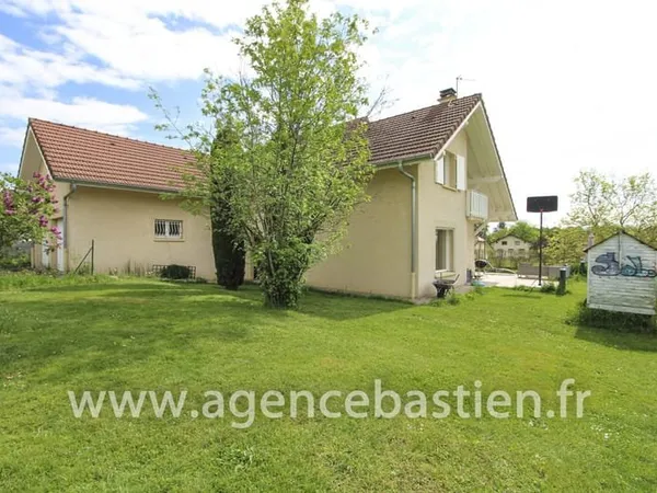 VENTE - VILLA INDIVIDUELLE 6 PIECES - BEAUX VOLUMES - AU CA