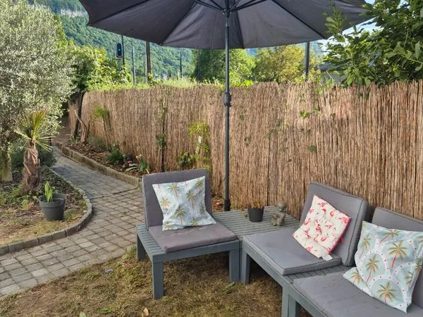 T2 meuble avec jardin
