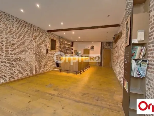 Local commercial 140 m²