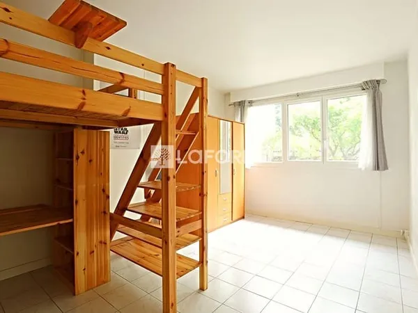 Appartement Paris 1 pièce(s) 28 m²