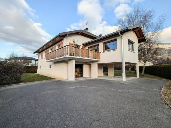 Maison 6 pièces 202 m²