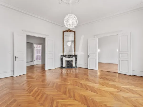 Local professionnel 257 m²