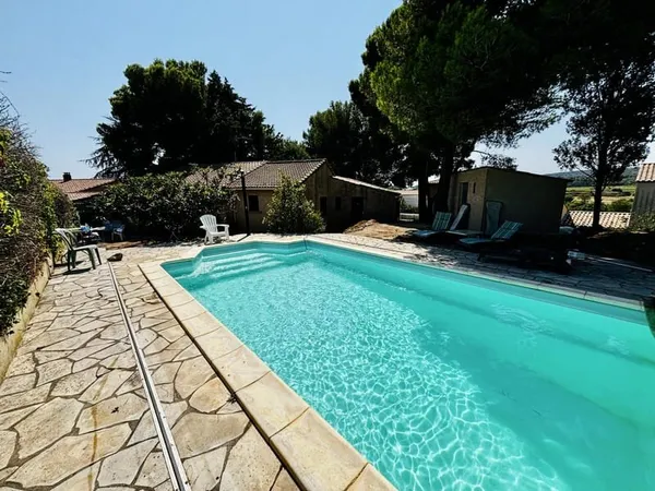 Maison T4 plain pied sur grand terrain arboré