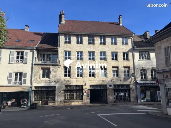 Hotel 2700 m² ORNANS