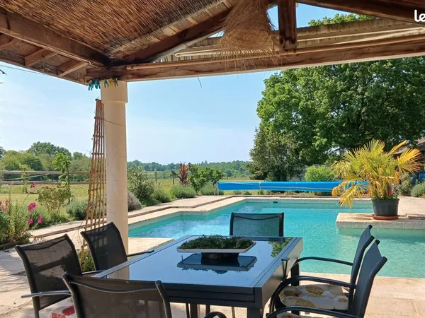 Propriété 8 pièces 270 m²