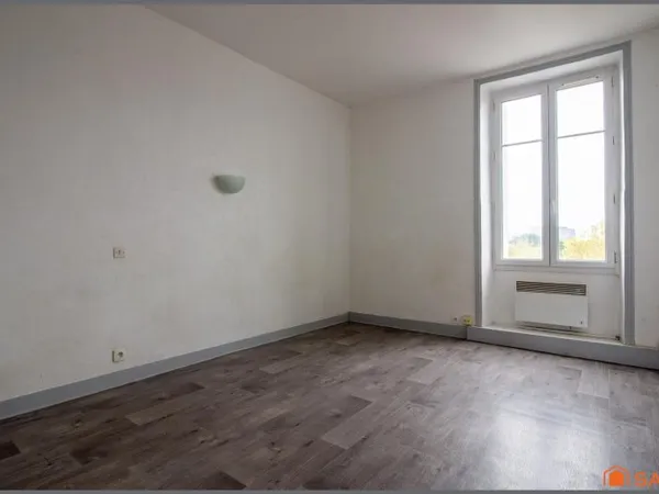 Moutonnerie T1 de 25m2 avec caveau et grenier