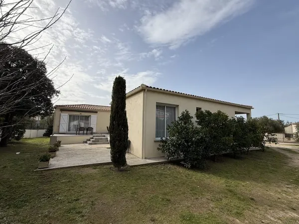 VILLA plain pied T4 + T2 et annexe à 10 min de CALVI