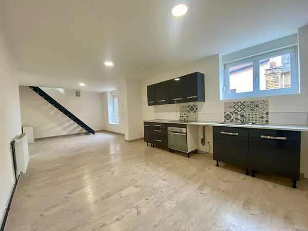 Appartement en duplex de 3 pièce(s) 70.02 m2 habitables au centre de Fismes