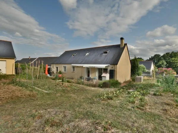 Maison à vendre 7 pièces (49) HUILLE