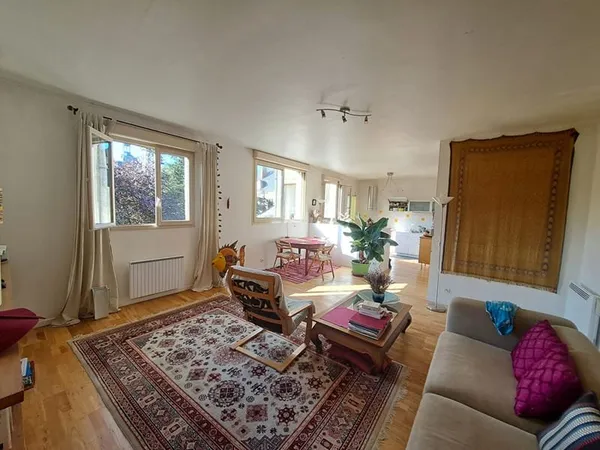 APPARTEMENT LUMINEUX EN CENTRE VILLE DE LA FLECHE