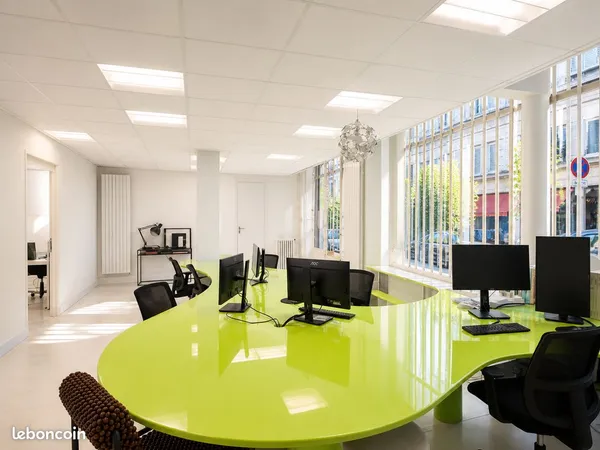 Postes et bureaux fermés à louer, Paris 10ème