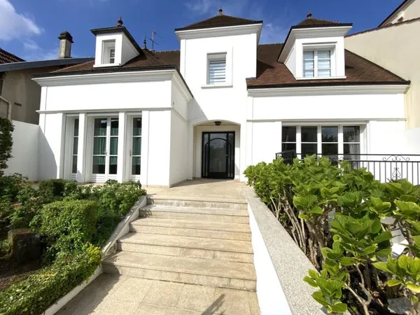 Maison de luxe 8 pièces 167 m²