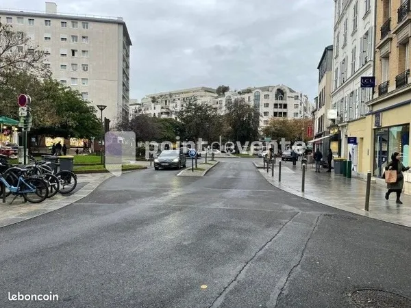Commerce cadeaux/fleurs 68 m²