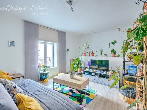 Maison de ville avec local loué 600 €/mois : réduisez votre crédit dès l'achat