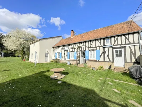 A VENDRE - CHAUMONT EN VEXIN Longère rénovée avec extension de 180 m² habitables - 5 chambres - 1800