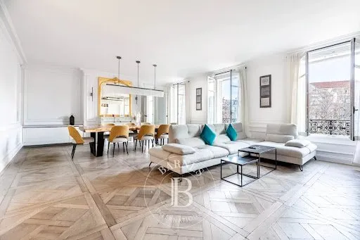 Appartement 5 pièces 180 m²
