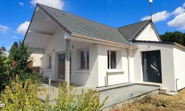 Maison atypique / 5 pièces / 4 chambres / 139m² / Terrain 986 m² / sous-sol total
