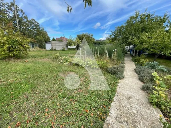 Terrain 930m²