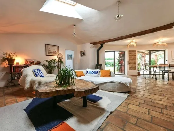 Maison 5 pièces 222 m²