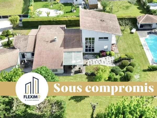 Maison de 274m2 sur 2110m2 de terrain à Saint-Marcel-Lès-Va