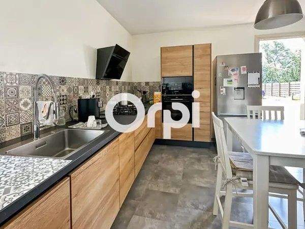 Maison 3 pièces 161 m²