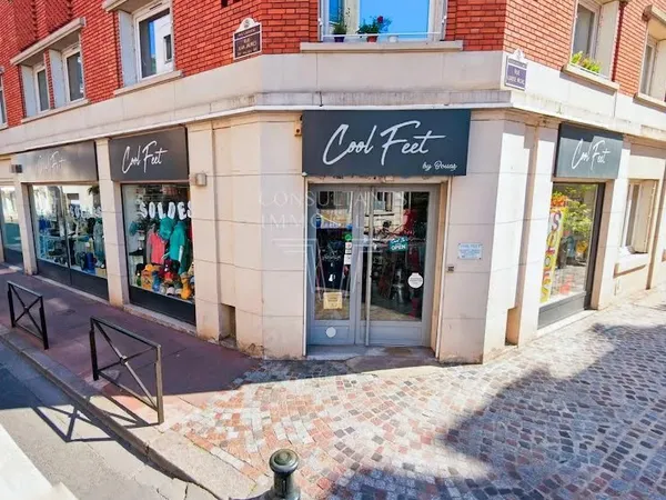 Local 1 pièce 65 m²