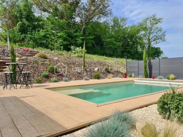 Maison 7 pièces 221 m²