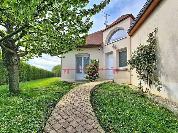 Maison 9 pièces 200 m²