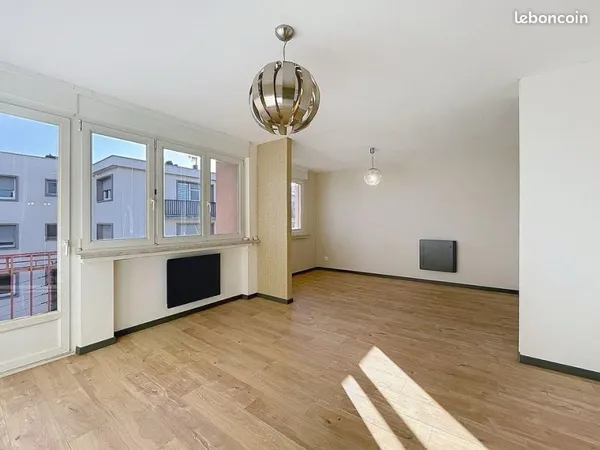 Appartement lumineux 3 pièces avec balcon
