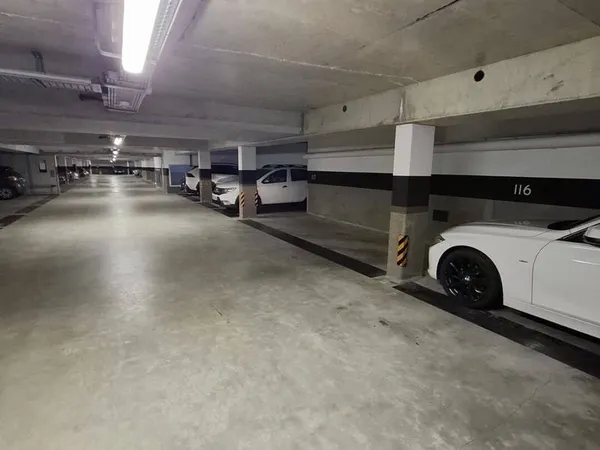 Parking 12 m²