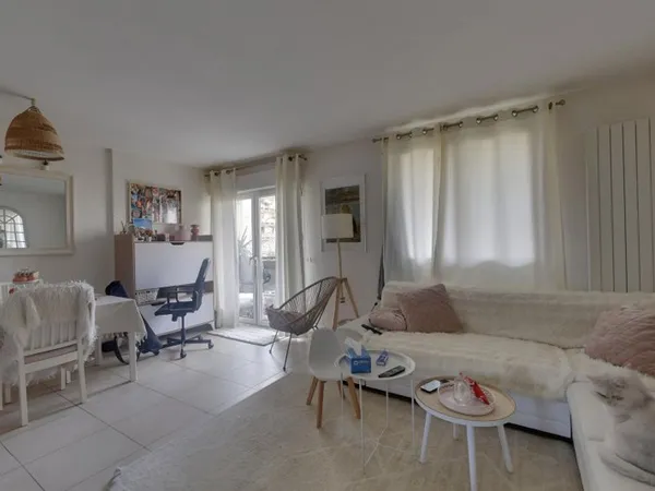 Appartement Romainville 3 pièce(s) 70.5 m2 proche Les Lilas