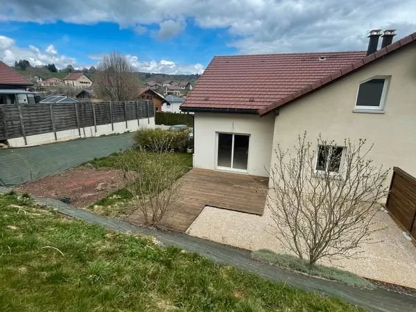 Maison mitoyenne, La Longeville