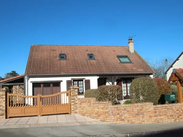 SUR l'AXE DECIZE-NEVERS, beau pavillon en excellent état gén
