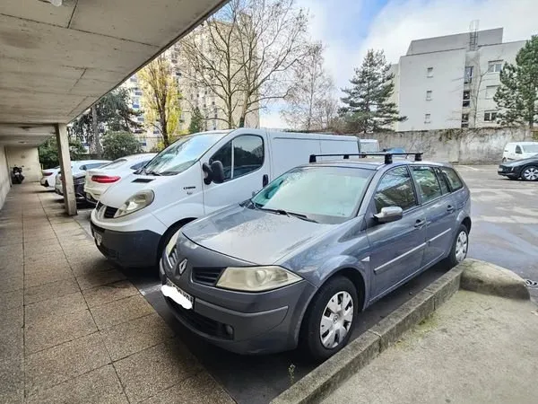 Place parking sécurisée proche de la gare du bourget
