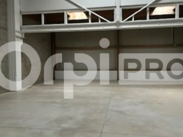Local d'activité 206 m²