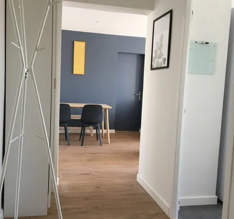 Appartement T4 rénové avec balcon, cave et garage, Rue Montp