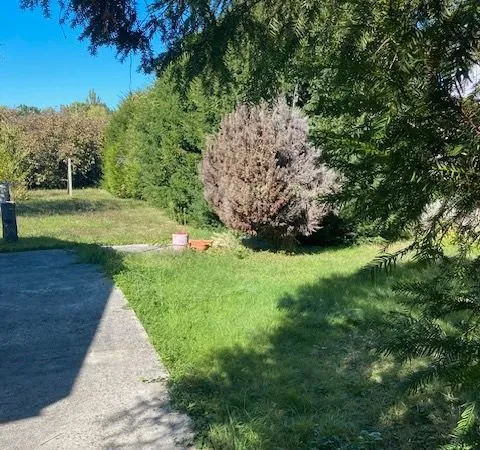 Terrain constructible 445m² - partiellement viabilisé