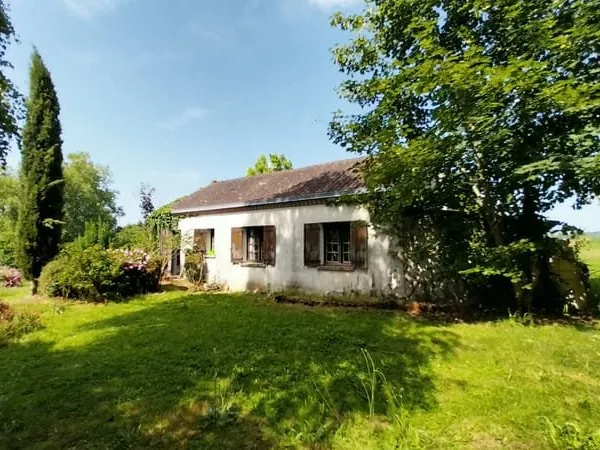 Périgord Vert, Maison de 2 chambres sur 8000m2 de terrain au