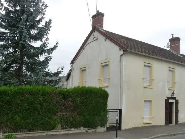 Maison 6 pièces avec terrain.