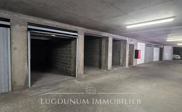 Parking 12 m²