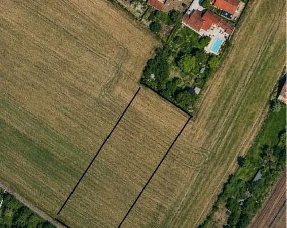 Terrain agricole ou terrain de loisirs au coeur d'Ouges