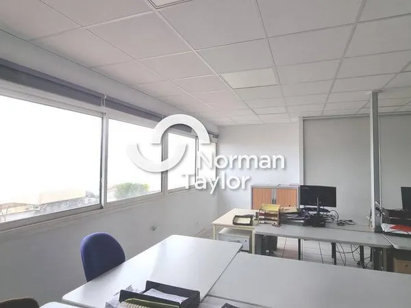 Bureaux 350 m²