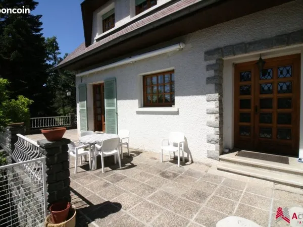Maison 9 pièces 209 m²