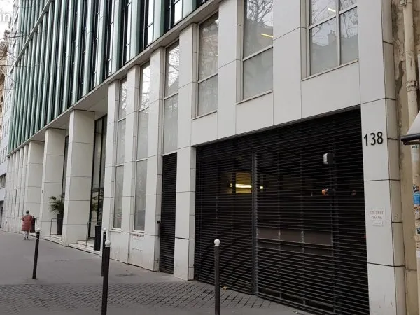 Location parking malesherbes/jouffroy d'abbans paris 17