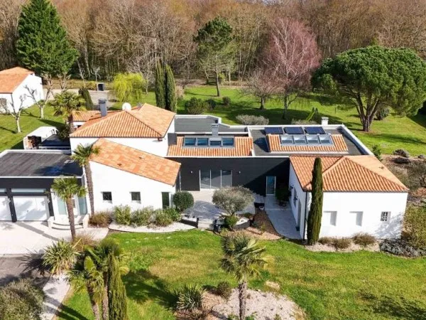 Maison individuelle 8 pièces 533 m²