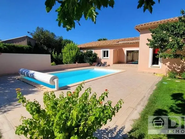 Belle villa avec 4 chambres et piscine